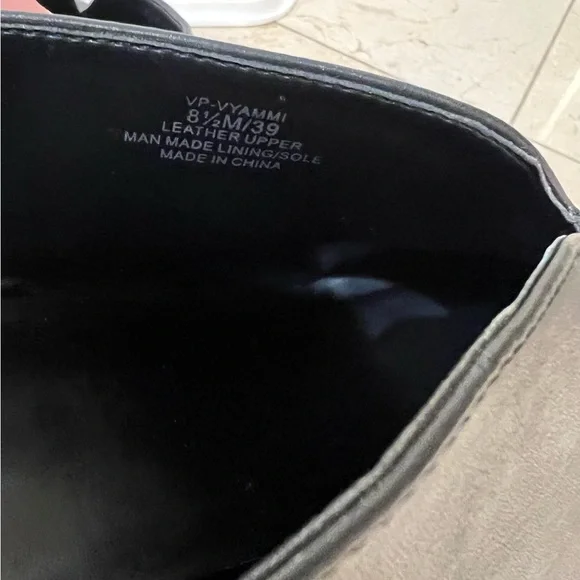 NWOT Vince Camuto Black Leather heel bootie - Picture 5 of 6